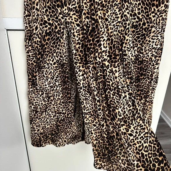 NWT Topshop PETITE Animal Print Midi Skirt Size 2 - Picture 3 of 13